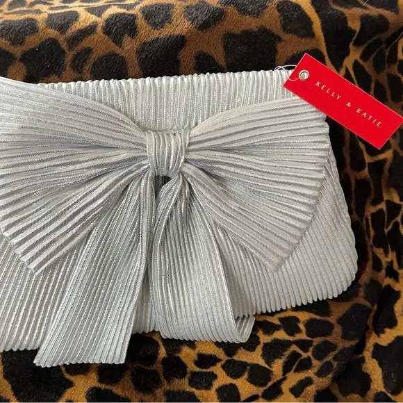 Kelly & Katie Silver Bow Clutch - Picture 2 of 6